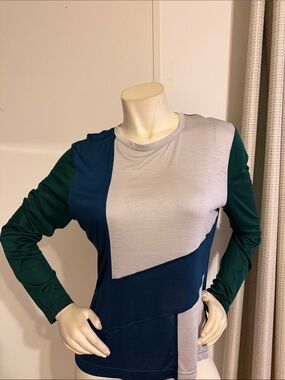 St. John Yellow Label Colorblock Long-Sleeve Top in Teal, Navy & Light Gray